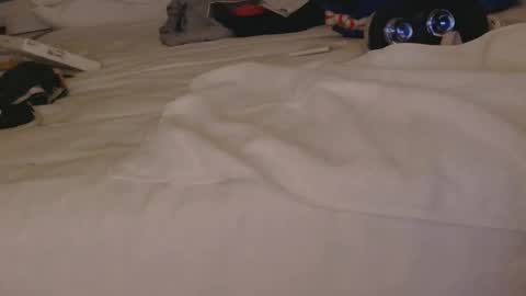 Snapshot of pleaseyou805 chatting on 01-12-26, 08:52 Awesomefun online show from 01-12-26, 08:52