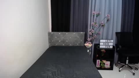 Snapshot of pleasure4salets chatting on 02-19-25, 10:45 LAUREEN online show from 02-19-25, 10:45