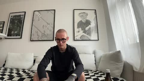 plebeee online show from 06-03-26, 11:24