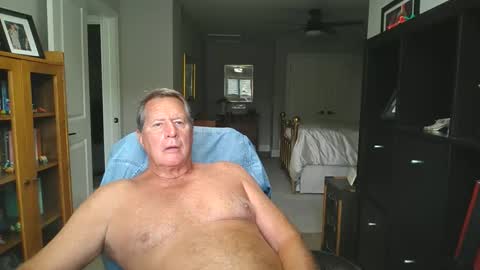 Snapshot of pleeeezeher chatting on 09-24-25, 04:32 pleeeezeher online show from 09-24-25, 04:32