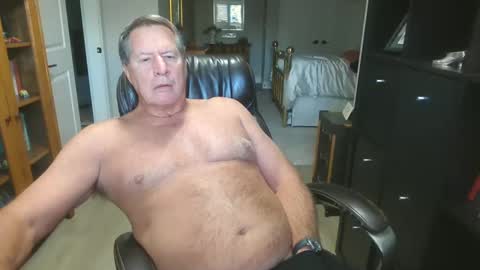 Snapshot of pleeeezeher chatting on 10-26-25, 03:40 pleeeezeher online show from 10-26-25, 03:40