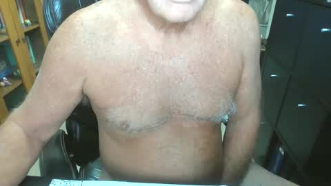 Snapshot of pleeeezeher chatting on 12-21-25, 05:42 pleeeezeher online show from 12-21-25, 05:42