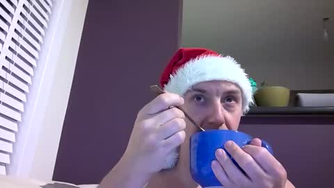 Snapshot of ploki2000 chatting on 12-25-24, 04:54 Kevin online show from 12-25-24, 04:54