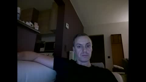 Snapshot of ploki2000 chatting on 01-30-25, 06:21 Kevin online show from 01-30-25, 06:21