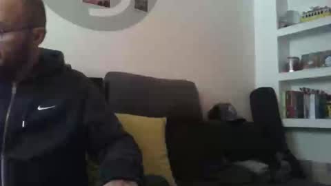 Snapshot of plu07f3520 chatting on 12-21-25, 01:40 plu07f3520 online show from 12-21-25, 01:40