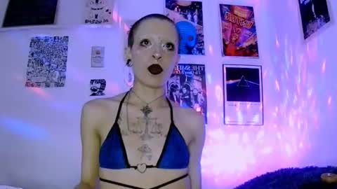 Snapshot of plutonbluemoon_999 chatting on 06-11-26, 02:53 online show from 06-11-26, 02:53