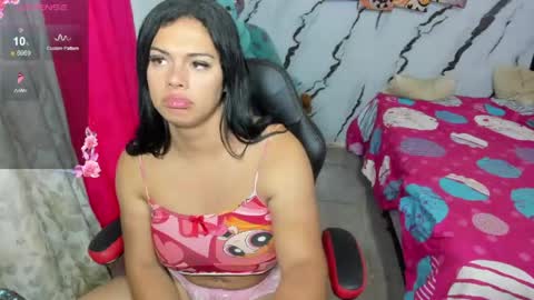 Snapshot of pocahontas_98113116 chatting on 05-10-26, 12:32 lesly pagina azul pocahontas982 online show from 05-10-26, 12:32