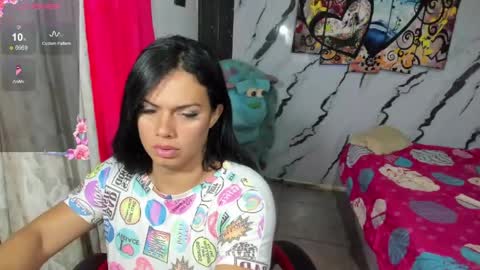 Snapshot of pocahontas_98113116 chatting on 05-19-26, 12:33 lesly pagina azul pocahontas982 online show from 05-19-26, 12:33