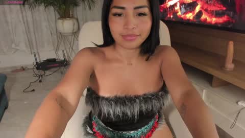 Snapshot of pocahontas_cute chatting on 01-26-25, 05:45 Nicole online show from 01-26-25, 05:45