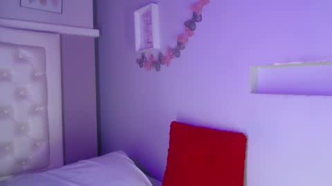 Pocahontas online show from 09-16-25, 01:12