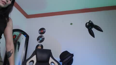 IG ipoetica  online show from 02-12-26, 03:18