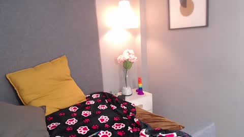 Snapshot of poison__luna chatting on 01-08-25, 07:45 Luna online show from 01-08-25, 07:45