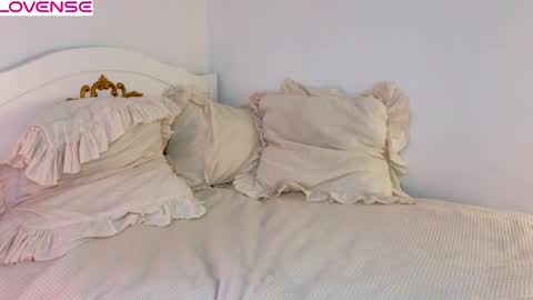 Rose online show from 04-17-26, 12:08