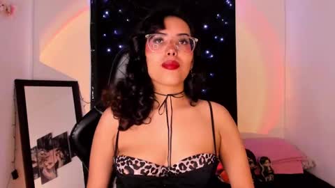 Willow                      Hours 12pm to 630pm Colombian time FRIDAY AND SUNDAY FREE DAYS online show from 03-10-25, 05:50
