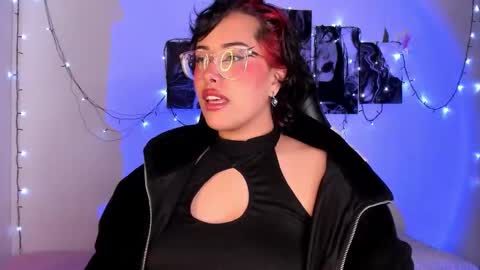 Willow                      Hours 12pm to 630pm Colombian time FRIDAY AND SUNDAY FREE DAYS online show from 10-01-25, 05:19