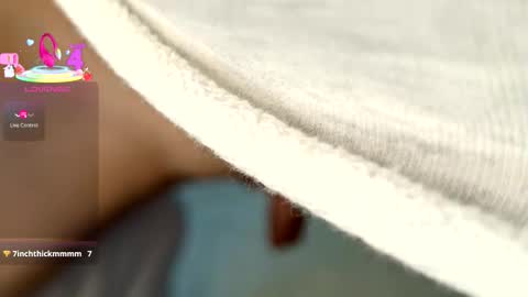 Snapshot of pokemon7ik chatting on 11-27-25, 09:55 Karolina online show from 11-27-25, 09:55