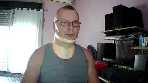 Snapshot of pol22010 chatting on 04-23-26, 07:38 Polako online show from 04-23-26, 07:38
