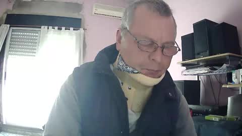 Snapshot of pol22010 chatting on 05-18-26, 03:18 Polako online show from 05-18-26, 03:18