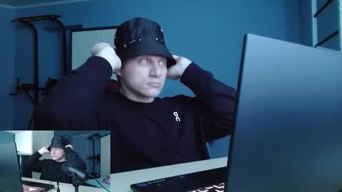 Poliglotjoe2 online show from 02-08-26, 09:23