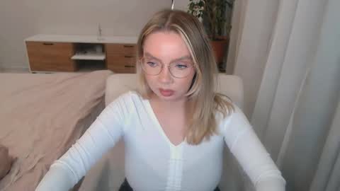 Snapshot of polinajones chatting on 11-05-25, 04:51 PolinaJones online show from 11-05-25, 04:51