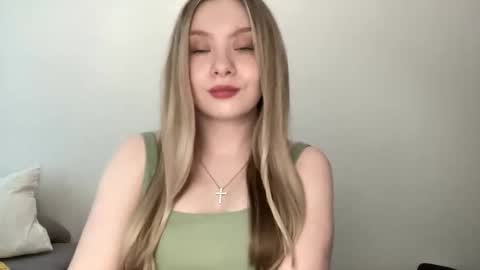 polishangel222 online show from 06-06-26, 05:17