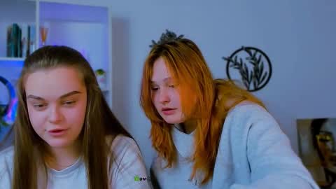 Snapshot of polly_cute1 chatting on 02-20-26, 12:27 polly_cute1 online show from 02-20-26, 12:27