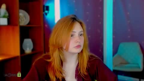 Snapshot of polly_cute1 chatting on 02-25-26, 01:21 polly_cute1 online show from 02-25-26, 01:21