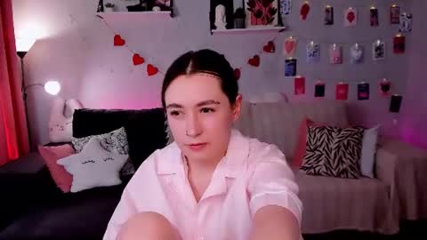 Snapshot of polly_pop_ chatting on 06-10-26, 09:19 Polly online show from 06-10-26, 09:19