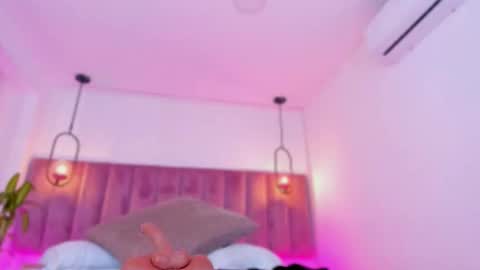 Snapshot of pollybabe_ chatting on 02-19-26, 10:11 POLLY online show from 02-19-26, 10:11