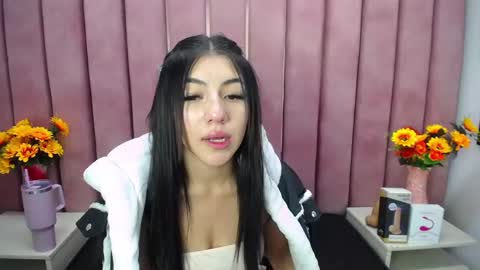 poly sasha  online show from 03-06-25, 09:14