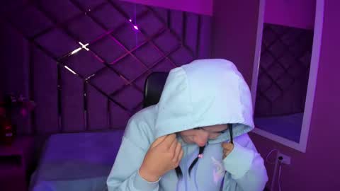 poly sasha  online show from 10-19-25, 03:51