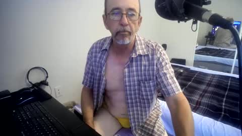 Snapshot of ponchitodenver chatting on 10-15-25, 07:47 Ponchitodenver online show from 10-15-25, 07:47