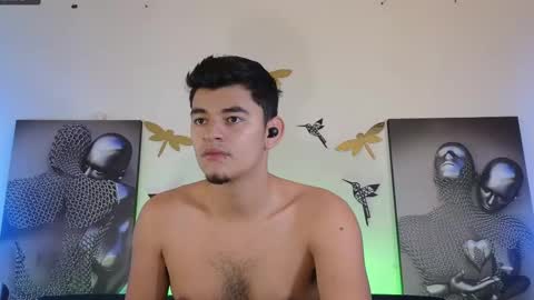 Snapshot of ponyo_1 chatting on 11-28-25, 11:24 online show from 11-28-25, 11:24