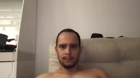 Snapshot of poormanbr chatting on 10-16-25, 12:11 poormanbr online show from 10-16-25, 12:11