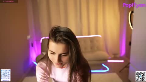 Snapshot of popityan chatting on 11-29-25, 04:37 Louise see you on December 1 at 2200 UTC3 online show from 11-29-25, 04:37