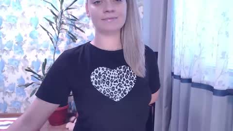 Snapshot of popkornmolli chatting on 01-09-25, 12:19 popkornmolli online show from 01-09-25, 12:19