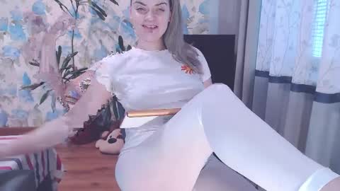 Snapshot of popkornmolli chatting on 01-11-25, 01:11 popkornmolli online show from 01-11-25, 01:11