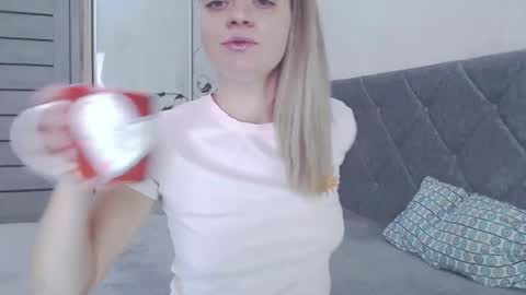 Snapshot of popkornmolli chatting on 02-05-25, 09:15 popkornmolli online show from 02-05-25, 09:15