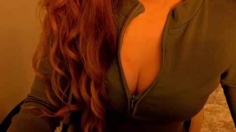 Snapshot of poppybloopy chatting on 12-05-25, 06:26 April online show from 12-05-25, 06:26