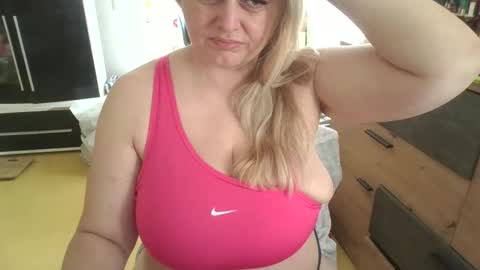 MelissOfficial online show from 06-04-26, 07:47