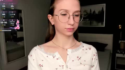 Snapshot of portia_bubbles chatting on 09-25-25, 07:06 Elizabeth online show from 09-25-25, 07:06