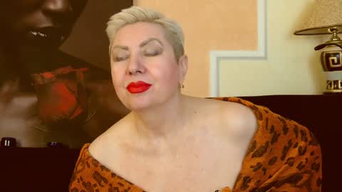 Snapshot of posh_lady chatting on 01-03-25, 09:47 LADY POSH online show from 01-03-25, 09:47