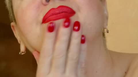 Snapshot of posh_lady chatting on 02-22-25, 05:12 LADY POSH online show from 02-22-25, 05:12