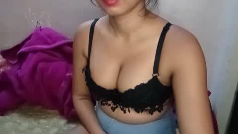 poulomi online show from 12-22-25, 07:05