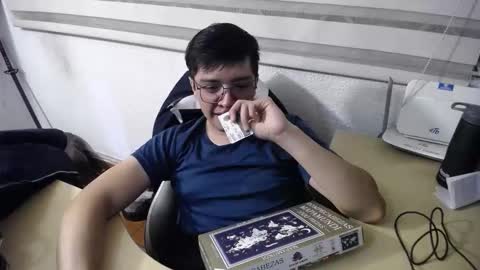 powerfulzeus2 online show from 12-23-25, 12:41