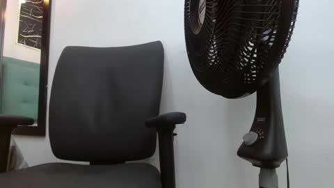   online show from 04-19-26, 03:06