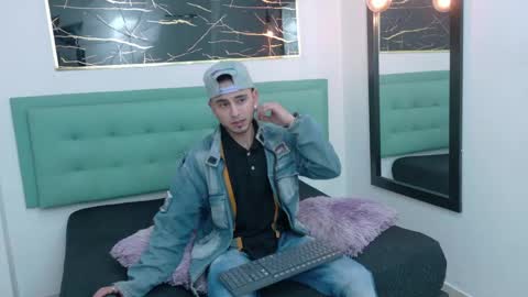   online show from 06-07-26, 03:32