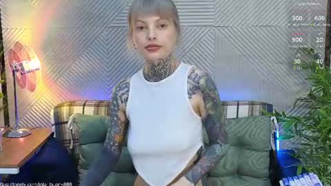 Snapshot of powerrr_ chatting on 06-26-26, 05:34 Lola online show from 06-26-26, 05:34