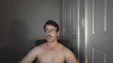 Snapshot of pphoto_95 chatting on 10-24-25, 03:25 Redd online show from 10-24-25, 03:25