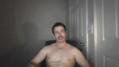 Snapshot of pphoto_95 chatting on 01-12-26, 04:18 Redd online show from 01-12-26, 04:18